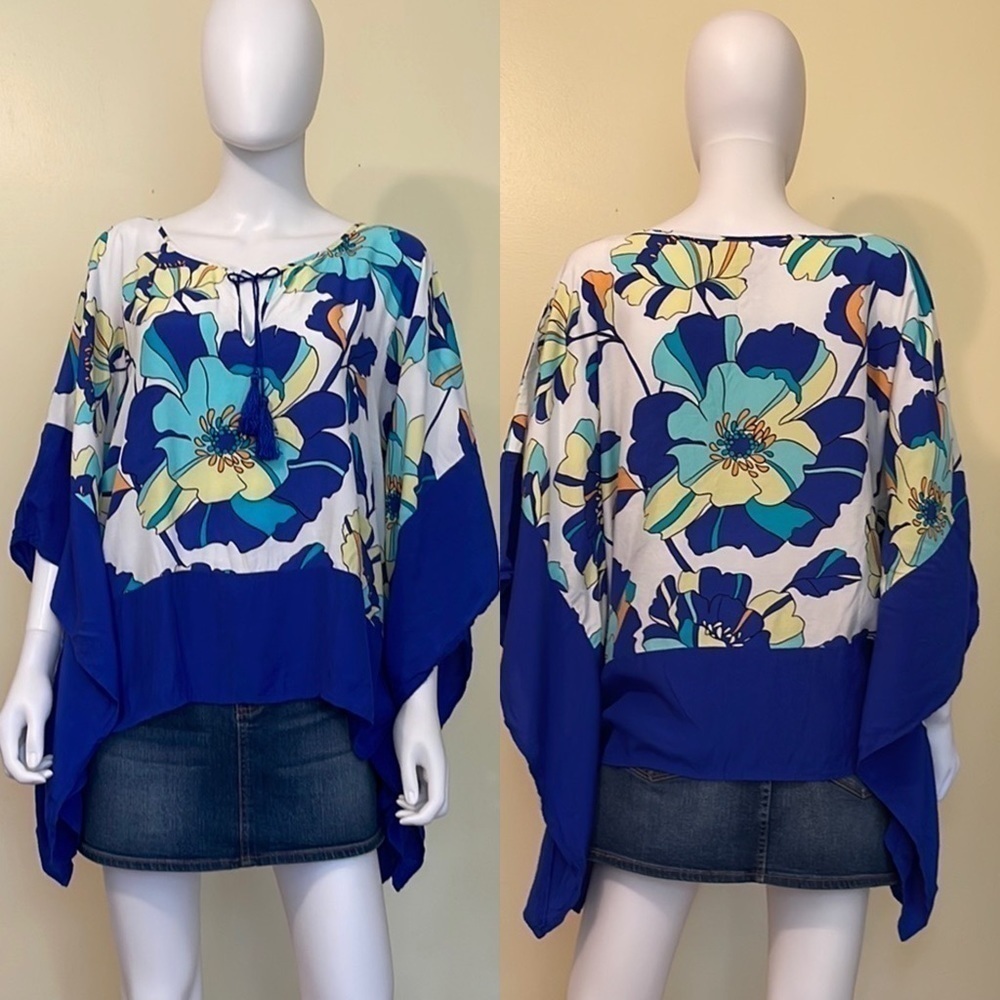 Stylus Floral Ponch Style Top. P/A1602/1